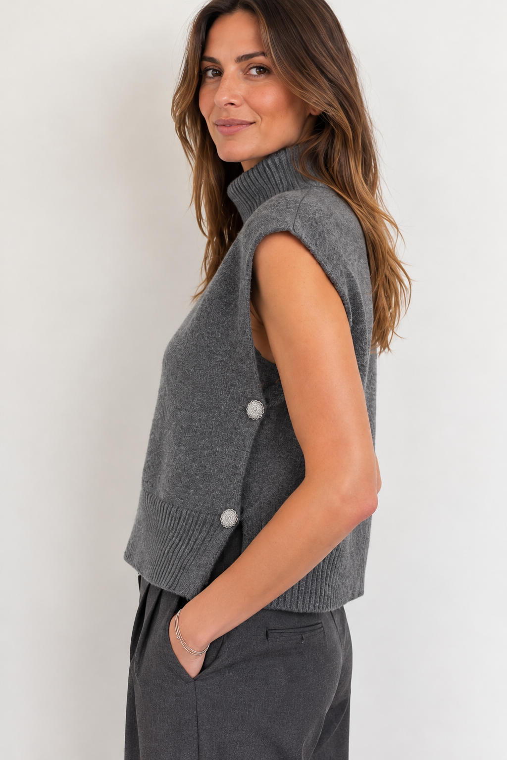 Gilet collo alto bottoni gioiello