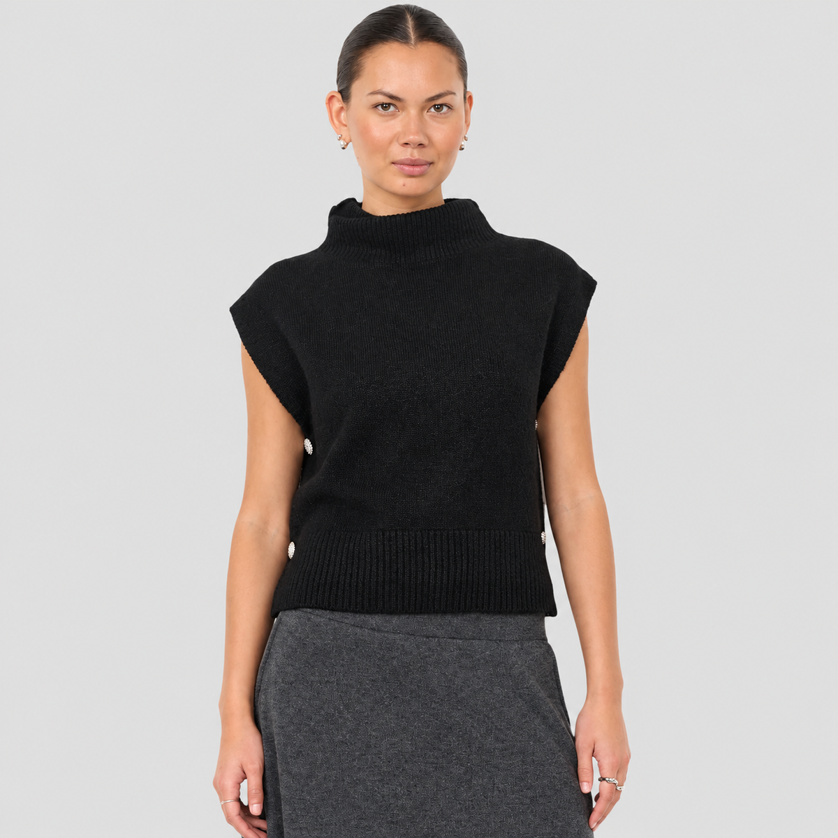 Gilet collo alto bottoni gioiello